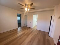 Building Photo - 1 Bedroom 1 bath apartment with all utilit...
