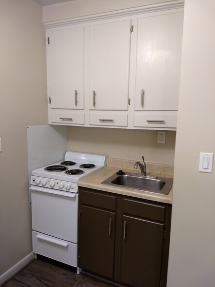 Building Photo - 284 North Ave