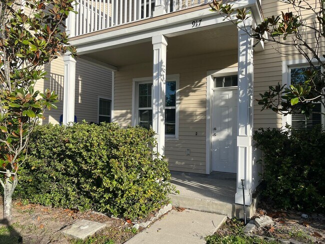 Building Photo - 3/2.5 Townhouse in Downtown Kissimmee