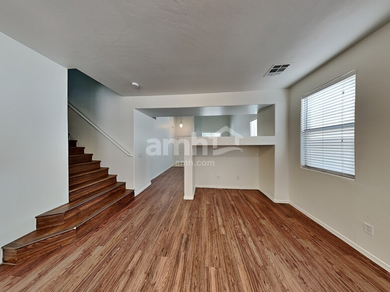 Building Photo - 17428 W Mandalay Ln