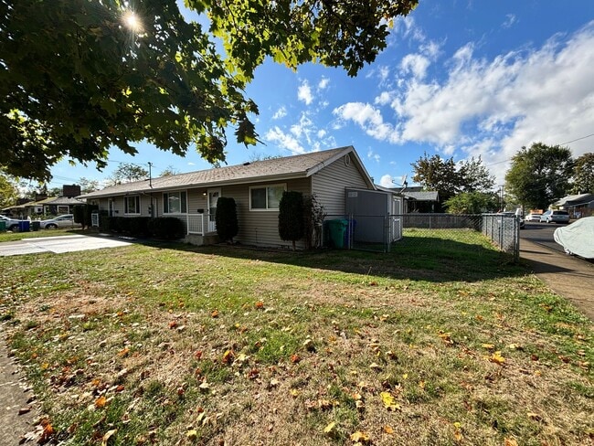 Building Photo - 5109 SE 84th Ave