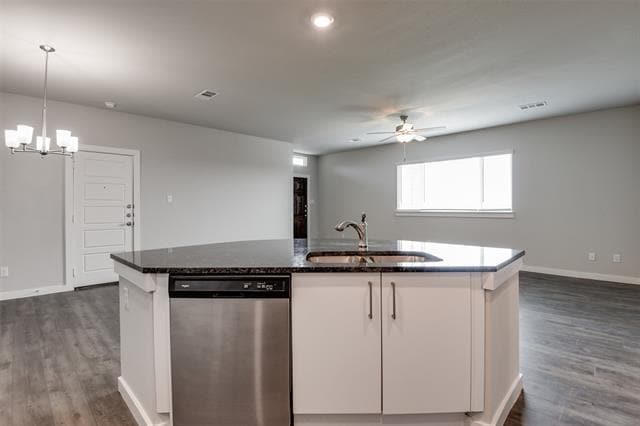 Building Photo - 704 Wheatfield Dr