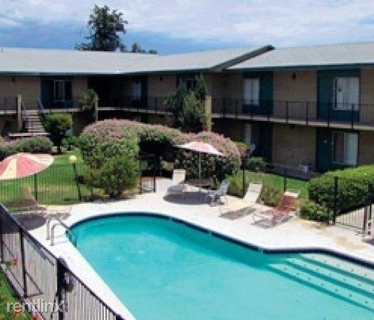 Building Photo - 1 br, 1 bath Apartment - 3247 E Pinchot Ave