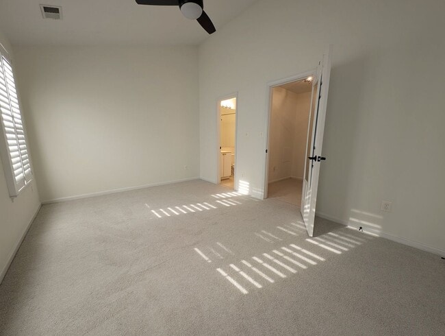 Building Photo - Home Sweet Home