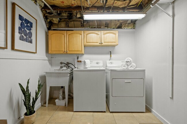 Building Photo - 724 Teresita Blvd