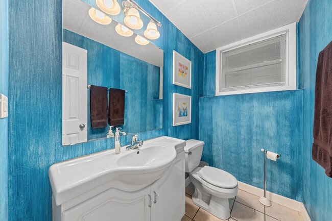 Building Photo - 3226 Everglade Ave