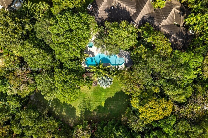 Building Photo - 9000 Arvida Dr