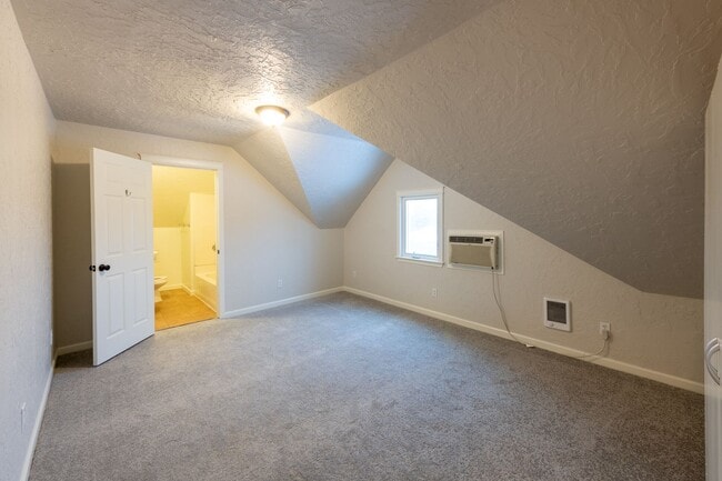 Building Photo - 425 N 7th Ave