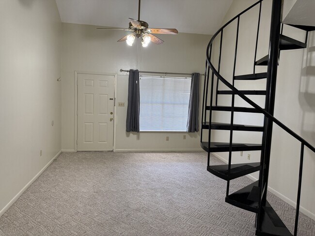 Building Photo - 126 N Meyers Dr