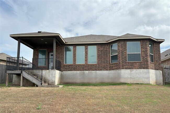 Building Photo - 1529 Ida Nell Pearson St