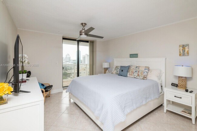 Building Photo - 6423 Collins Ave