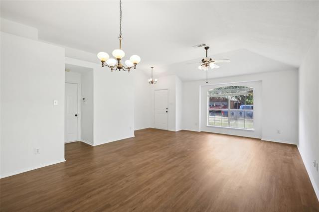 Building Photo - 728 Cardinal Dr