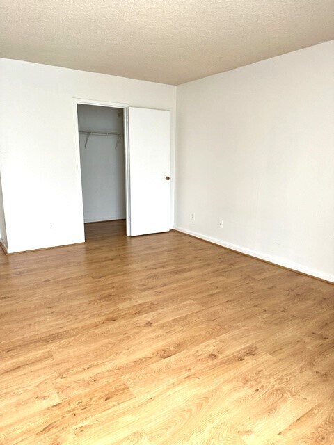 Building Photo - 2311 Pimmit Dr