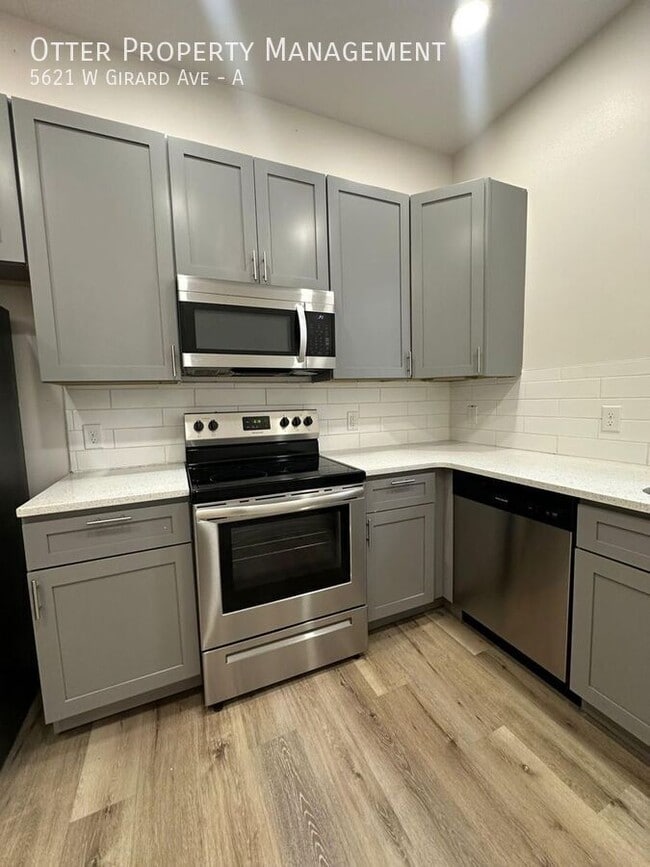 Building Photo - 5621 W Girard Ave