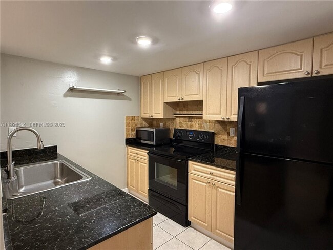 Building Photo - 8570 NW 3rd Ln