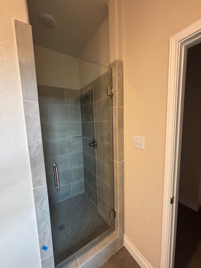 Building Photo - 105 Troubadour Ln