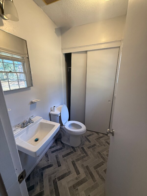 Building Photo - 302 Lanier Rd