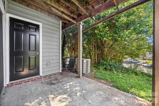 Building Photo - 2920 Iron Gate Ln