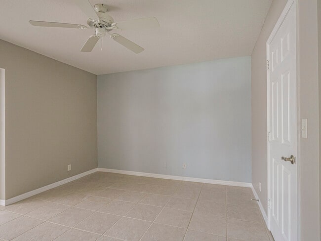 Building Photo - 922 Pirate Cove Ln
