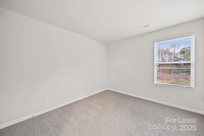 Building Photo - 916 S Battleground Ave