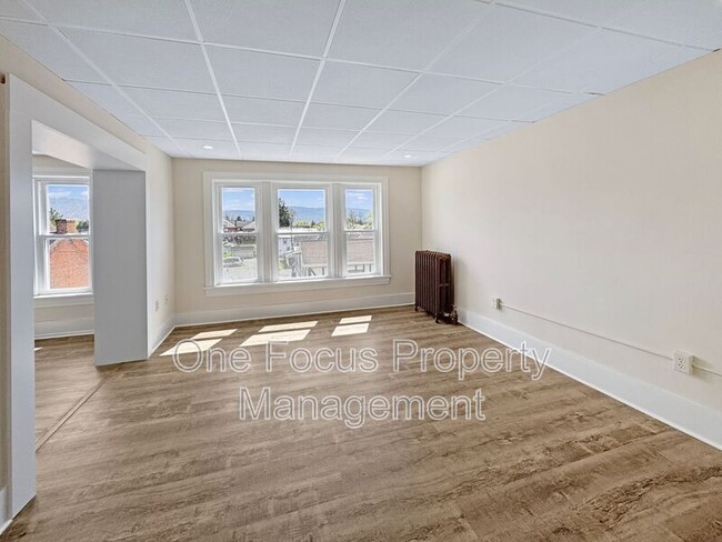 Building Photo - 256 Allegheny St