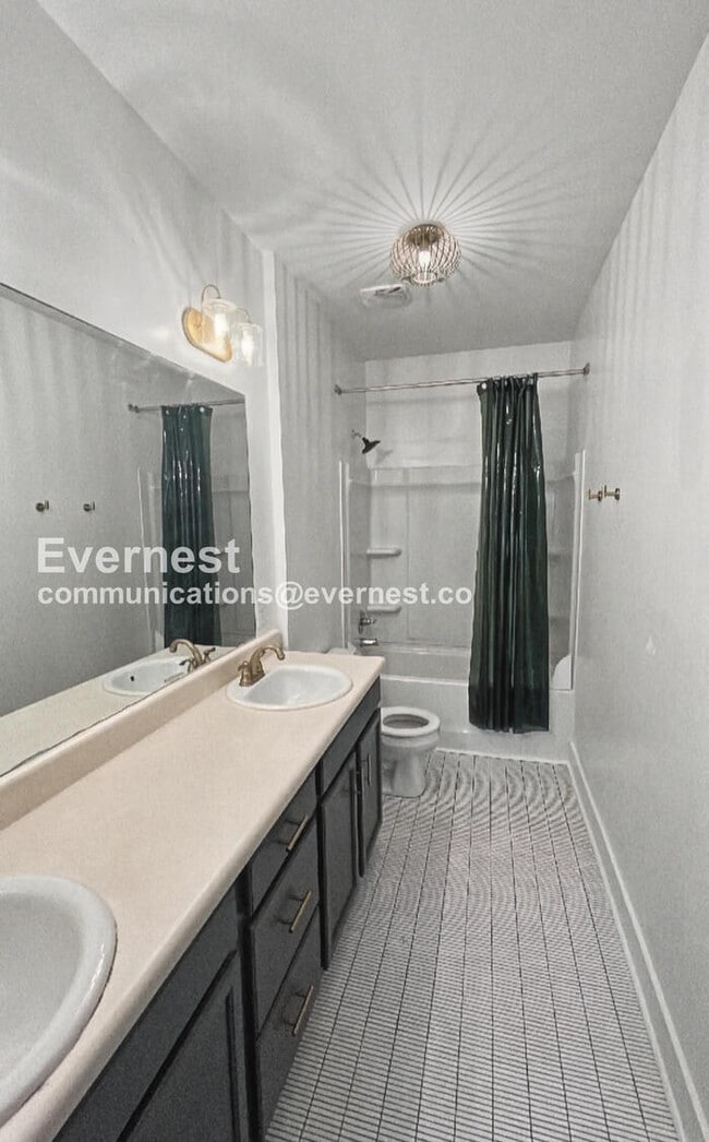 Building Photo - 528 Polo Way