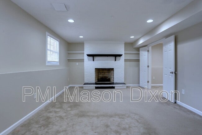 Building Photo - 9321 Kenbrooke Ct