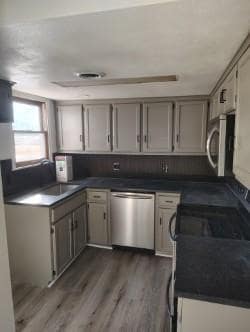 Building Photo - 150 Par Ln