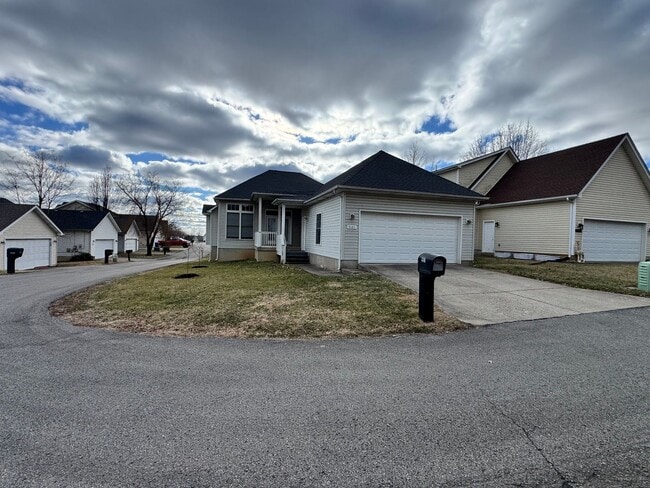 Building Photo - Comfortable 2-Bed, 2-Bath Home