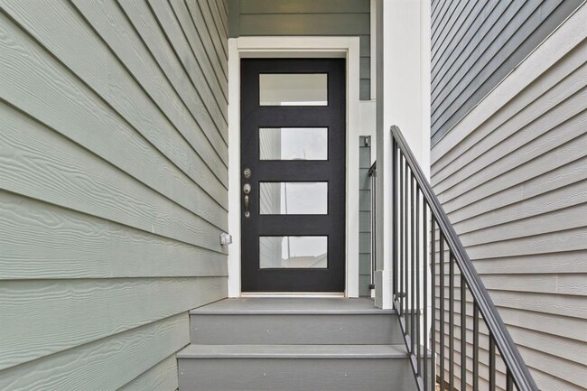 Building Photo - 21118 Garden Palm Dr