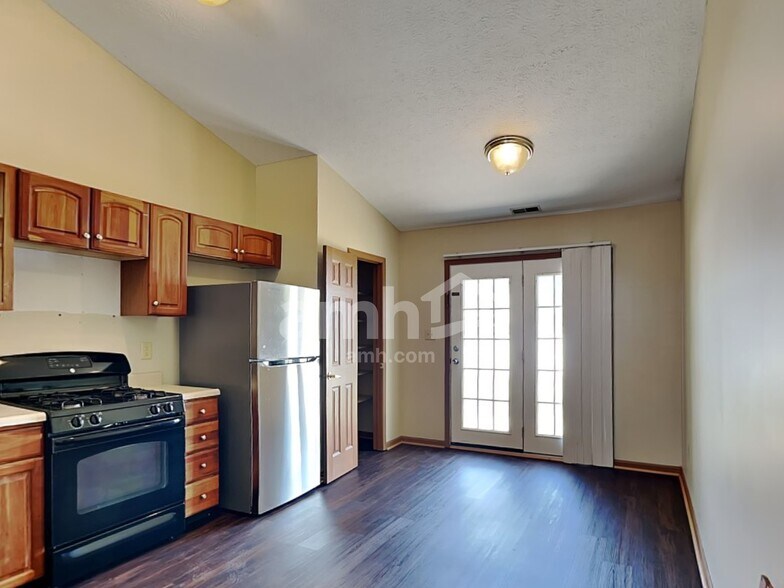 Building Photo - 1399 Palm Ct