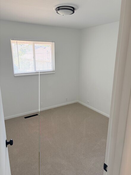Building Photo - 2258 E Claybourne Ave