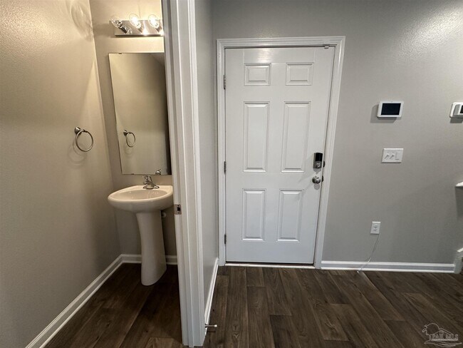 Building Photo - 7540 Oak Lake Blvd