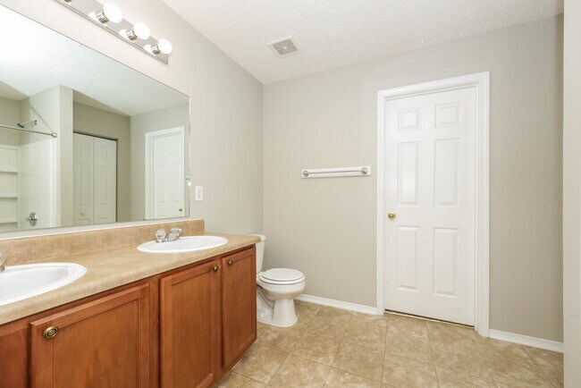 Building Photo - 2705 Sutherland Dr