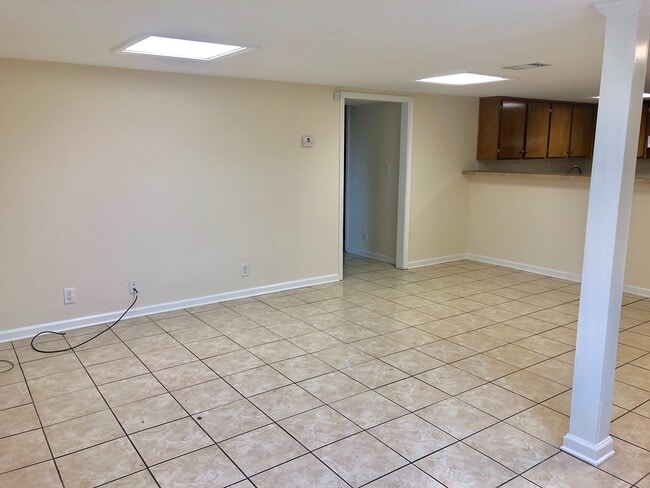 Building Photo - 109 Smith St