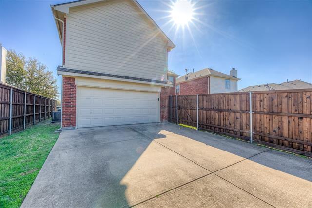 Building Photo - 12347 Red Hawk Dr