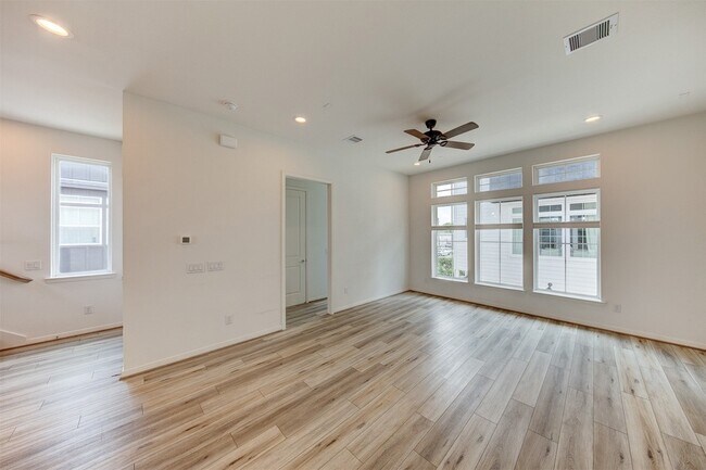 Building Photo - 1526 Ojeman Rd