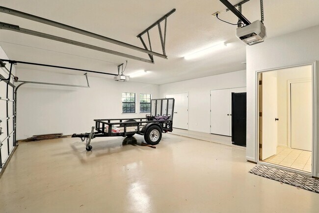 Building Photo - 2805 Aurora
