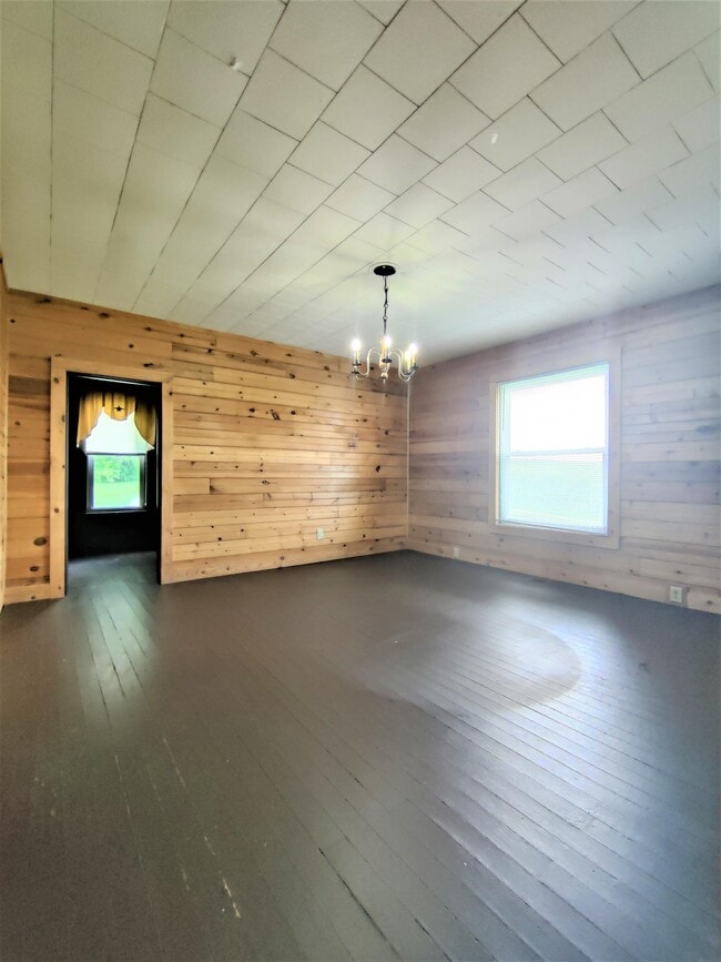 Building Photo - 1025 Paw Paw Rd