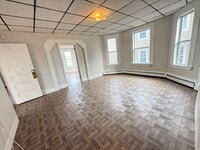 Building Photo - 72 Broadway