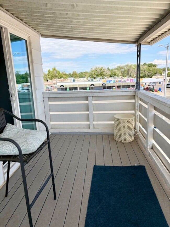 Building Photo - Humble Abode