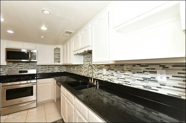 Building Photo - 1857 Ralph Janes Pl