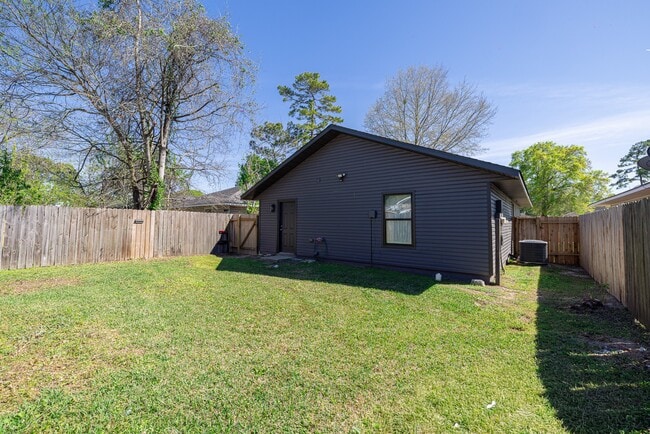 Building Photo - 11915 Greenmesa Dr