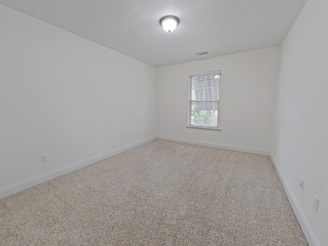 Building Photo - 528 Scenic Dr