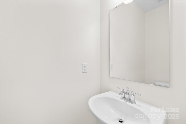 Building Photo - 2778 Yeager Dr NW