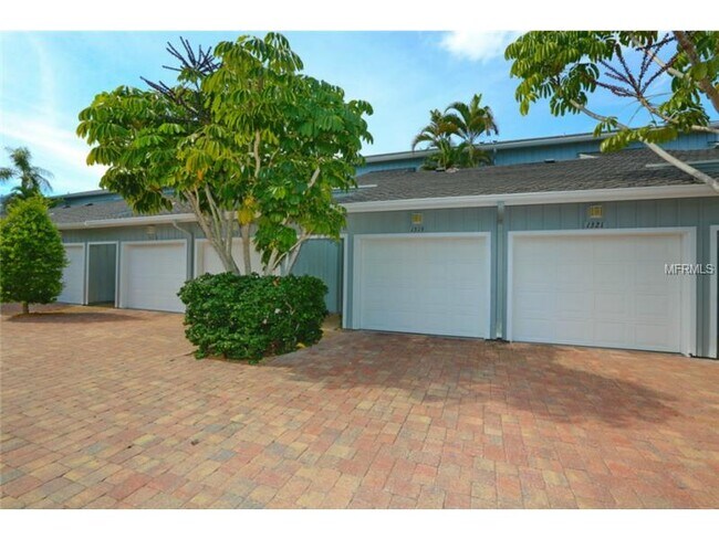 Building Photo - 1319 Dockside Pl