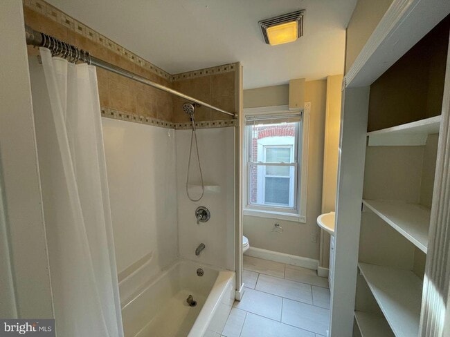 Building Photo - 141 Leverington Ave