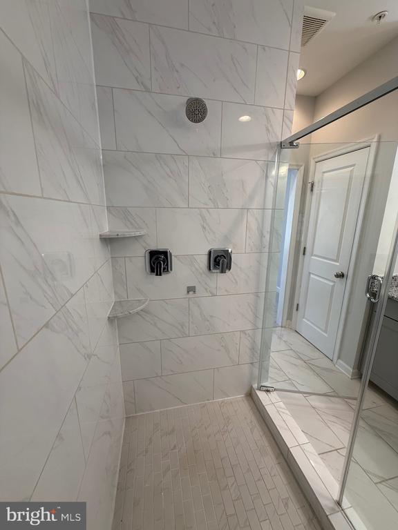 Building Photo - 620 Leigh Wy.