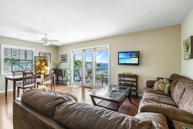 Building Photo - Palms at Waters Edge 3336-J8