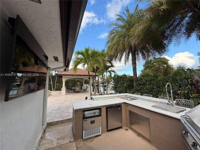 Building Photo - 13105 Biscayne Island Terrace